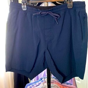 Xxl lululemon blue seersucker shorts